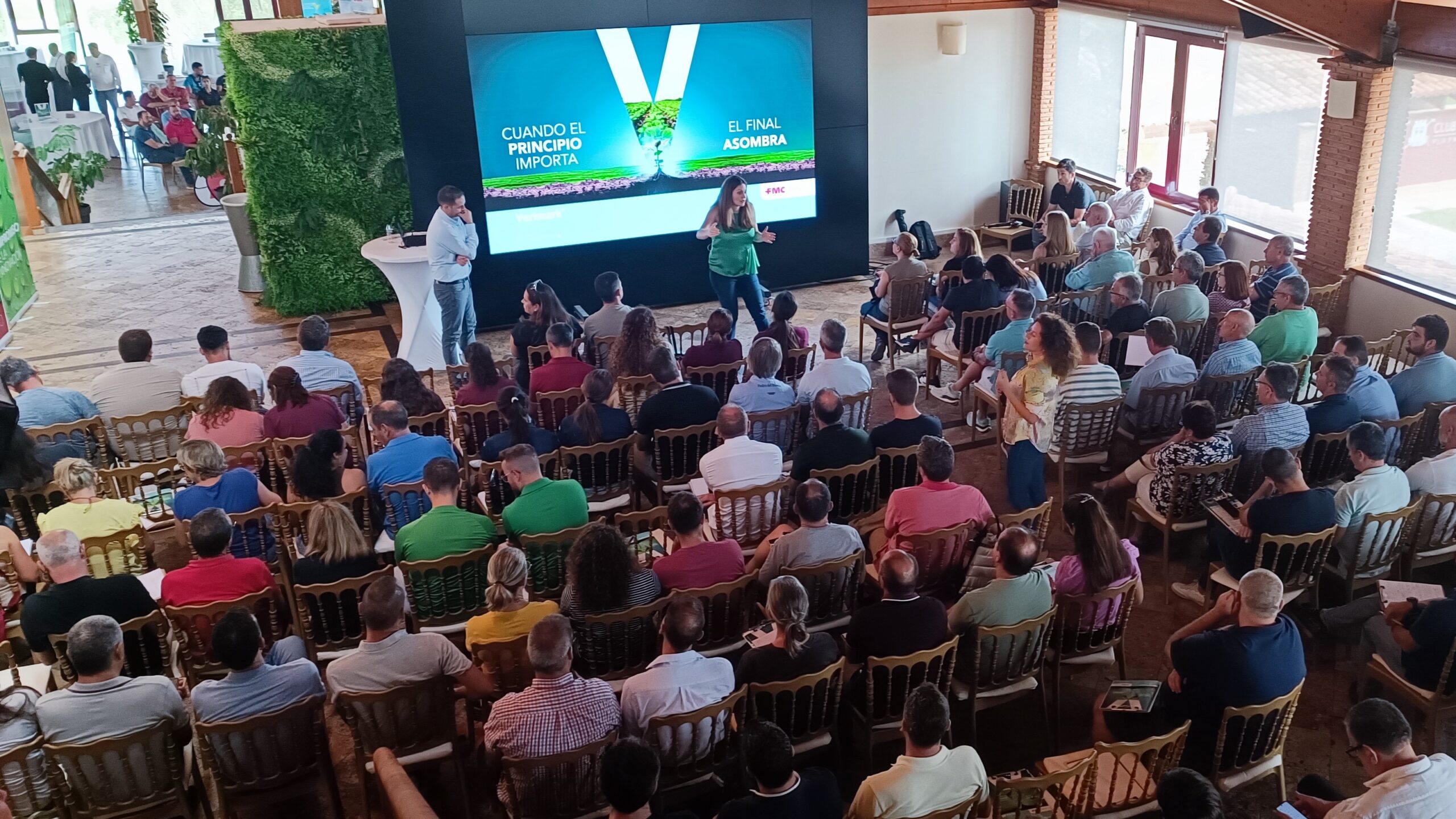 fmc|FOTO 3.- Los responsables de FMC al final de la presentación